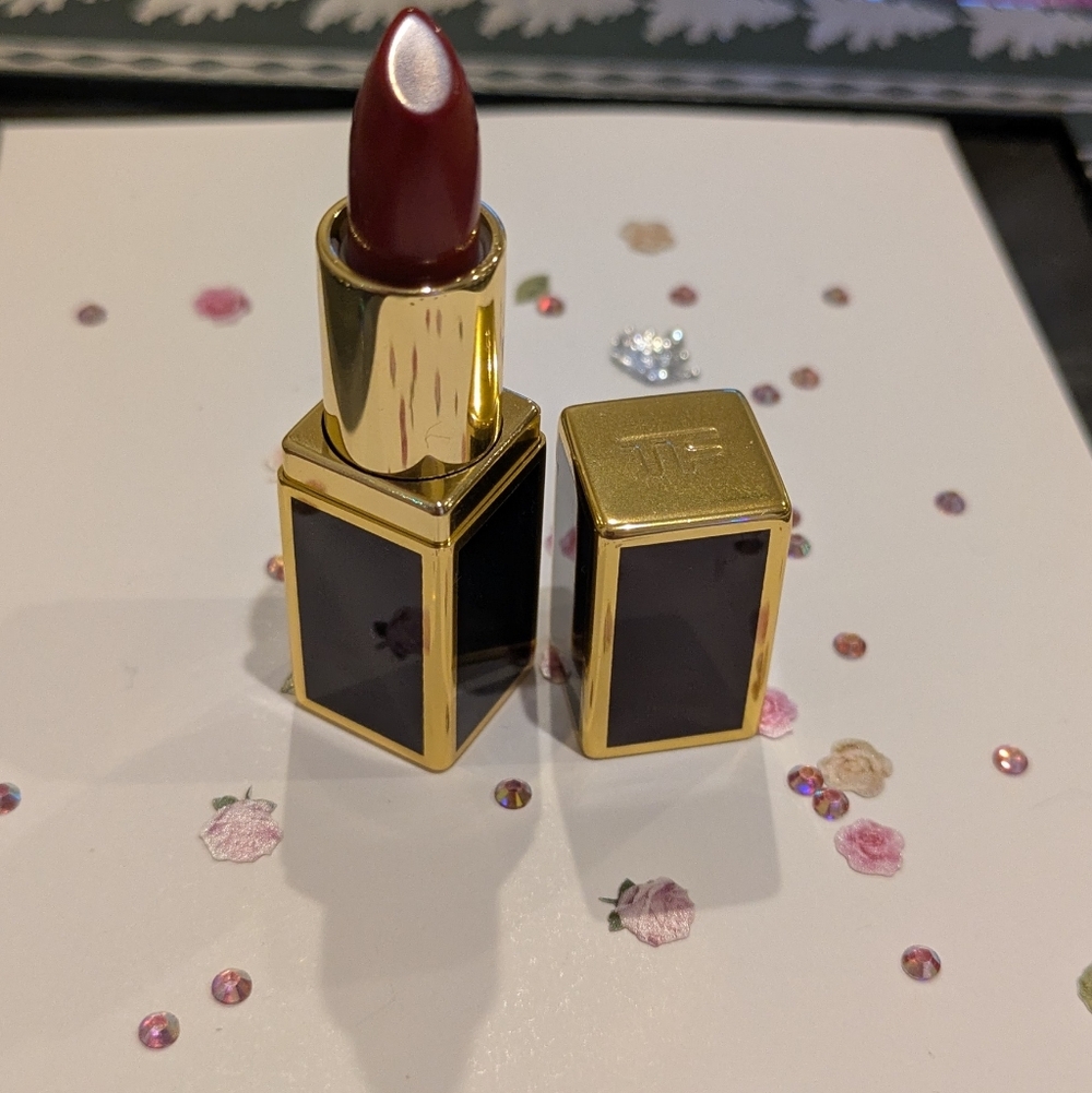 Tom Ford Luxury Lipstick - Picture 2 of 4